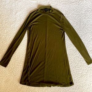 Super light hunter green turtleneck dress